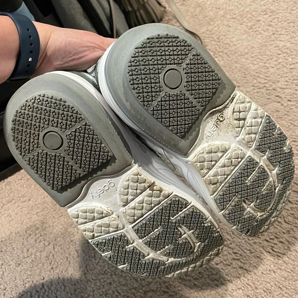 GRAVITY DEFYER SNEAKERS size long chunky